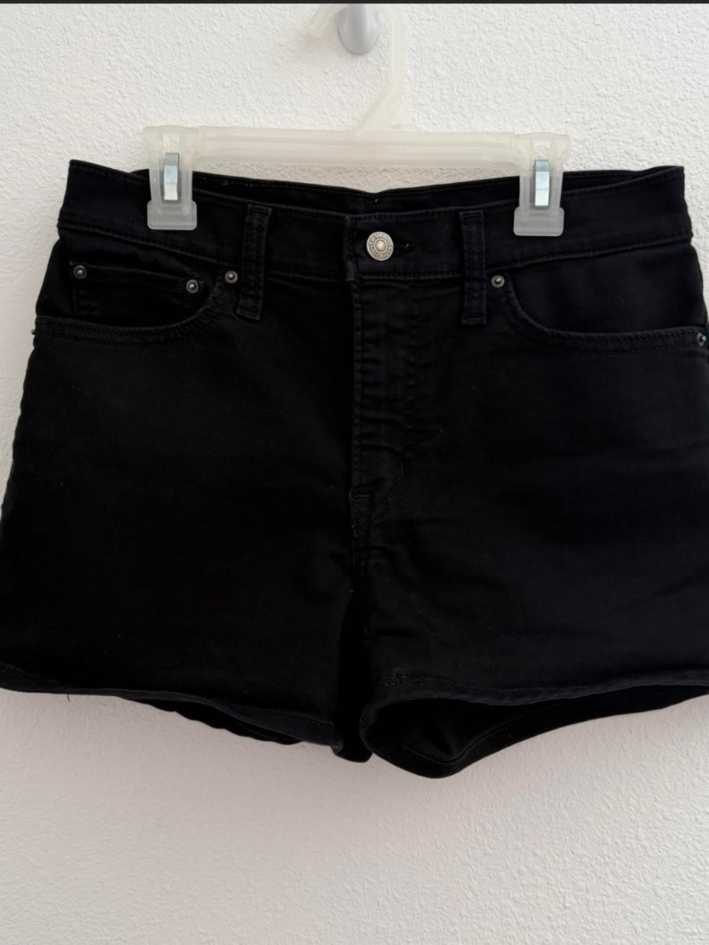 Levi's Black High-Rise Women's Denim Shorts Size 28